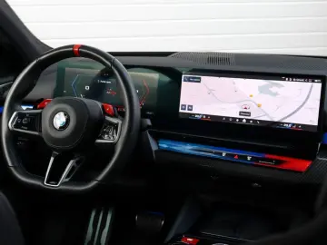 M5 Sedan  Carbon Pack  Comfort Pack  B&W  HUD