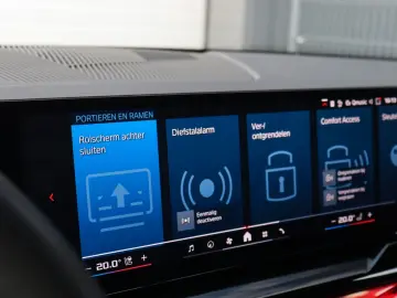 M5 Sedan  Carbon Pack  Comfort Pack  B&W  HUD