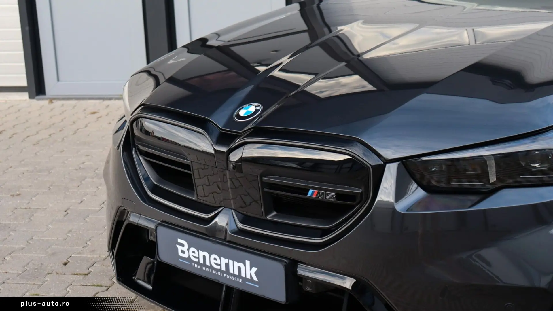 M5 Sedan  Carbon Pack  Comfort Pack  B&W  HUD