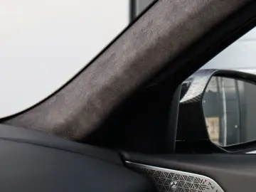 M5 Sedan  Carbon Pack  Comfort Pack  B&W  HUD