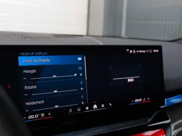 M5 Sedan  Carbon Pack  Comfort Pack  B&W  HUD