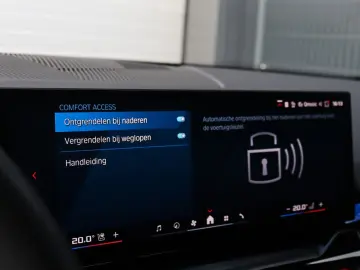 M5 Sedan  Carbon Pack  Comfort Pack  B&W  HUD