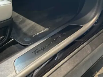 Taycan 4S Head-Up Pano. Bose Chrono Sitzbel Perf