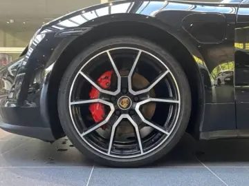 Taycan 4S Head-Up Pano. Bose Chrono Sitzbel Perf