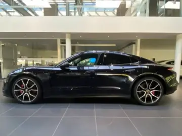 Taycan 4S Head-Up Pano. Bose Chrono Sitzbel Perf