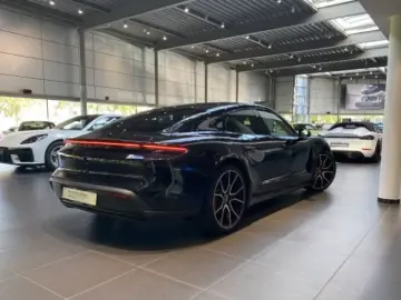 Taycan 4S Head-Up Pano. Bose Chrono Sitzbel Perf