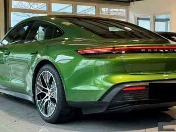 Taycan Plus INNO NACHTSICHT PANO MATRIX VOLL 360