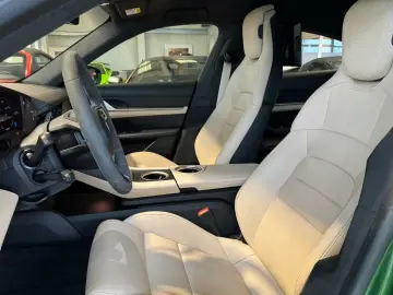 Taycan Plus INNO NACHTSICHT PANO MATRIX VOLL 360