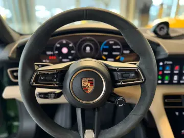 Taycan Plus INNO NACHTSICHT PANO MATRIX VOLL 360