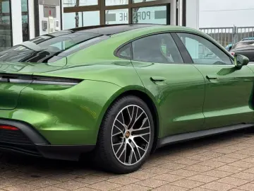 Taycan Plus INNO NACHTSICHT PANO MATRIX VOLL 360