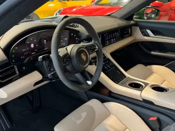 Taycan Plus INNO NACHTSICHT PANO MATRIX VOLL 360