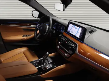 530e M Sport Glasdach Leder Komfortsitze vorn