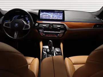 530e M Sport Glasdach Leder Komfortsitze vorn