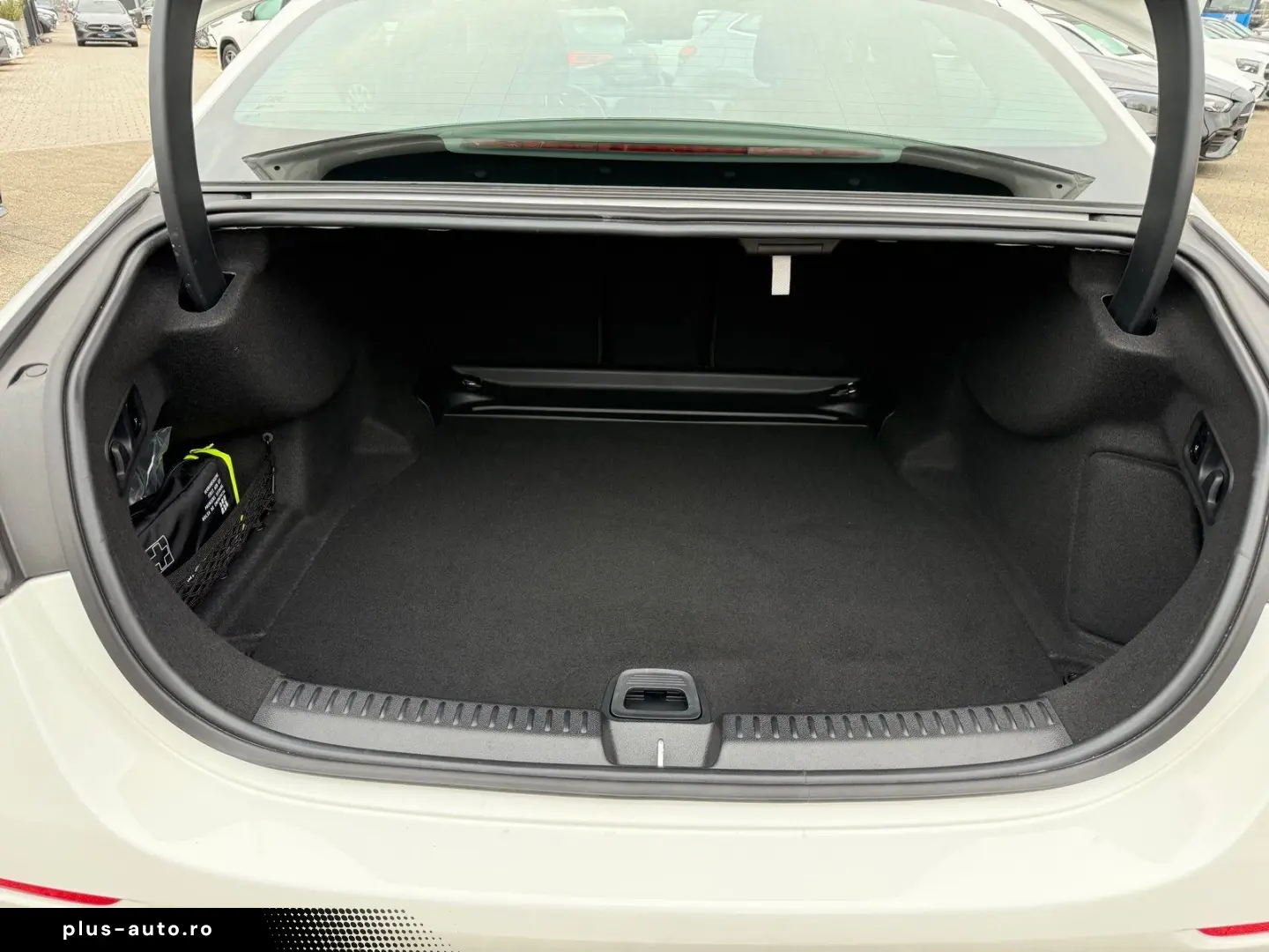 E 200 Avantgarde Advan  AHK Digital DISTR 360