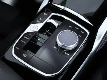 M240i xDrive (G42)  A-LED LHZ Harman Kardon HUD