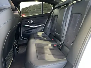 330i Lim. M Sportpaket NaviProf ACC AHK LCI