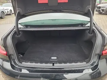 330e Limousine M SPORT LED ACC ParkAss Glasdach