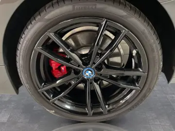 330e Limousine M Sport Navi Harman K PDC LED