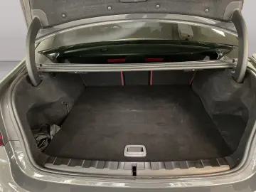 330e Limousine M Sport Navi Harman K PDC LED