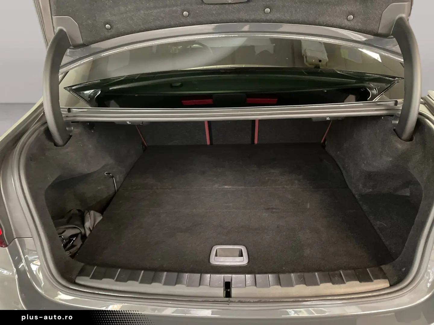 330e Limousine M Sport Navi Harman K PDC LED