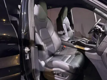 Porsche Cayenne Turbo Coupe GT E-Hybrid