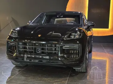 Porsche Cayenne Turbo Coupe GT E-Hybrid