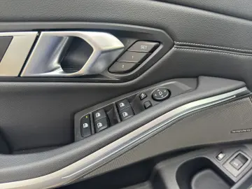 330e Limousine M Sportpaket LED GRA H&K  Parkass