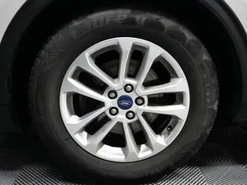 FORD KUGA TITANIUM