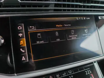 AUDI Q8 50 MHEV Sport quattro