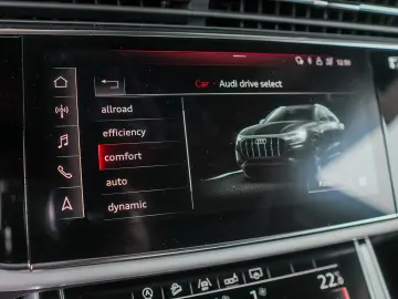 AUDI Q8 50 MHEV Sport quattro