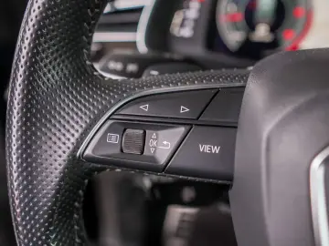 AUDI Q8 50 MHEV Sport quattro