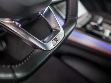 AUDI Q8 50 MHEV Sport quattro