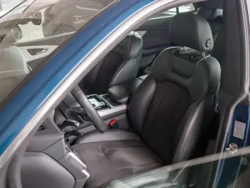 AUDI Q8 50 MHEV Sport quattro