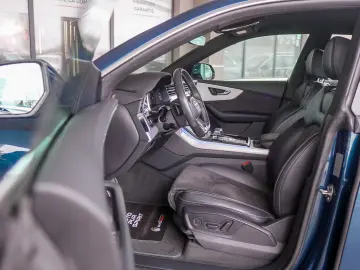 AUDI Q8 50 MHEV Sport quattro