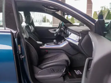 AUDI Q8 50 MHEV Sport quattro