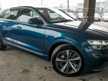 AUDI Q8 50 MHEV Sport quattro