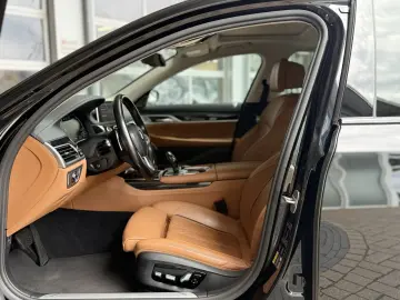 745 e 3.0 Sportautom. Head-Up ACC Pano. Ambiente