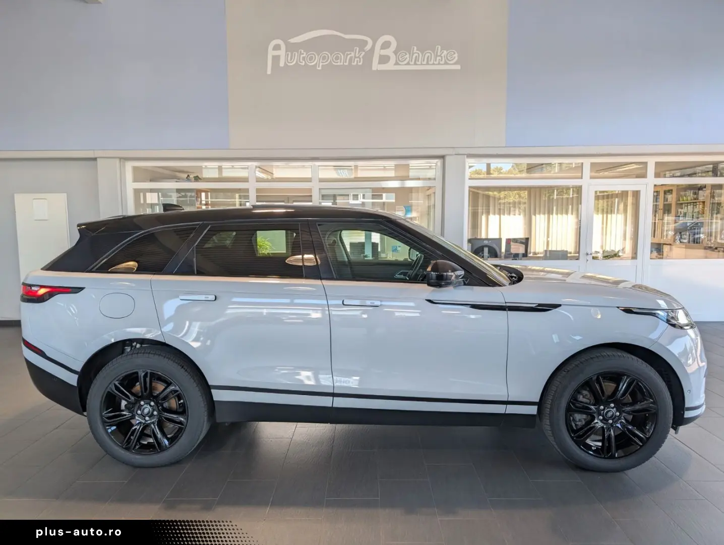 Range Rover Velar D200 Panorama AHK Kontrast 20