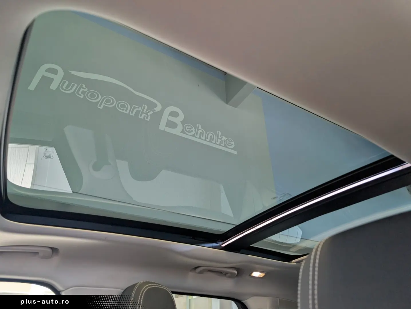 Range Rover Velar D200 Panorama AHK Kontrast 20