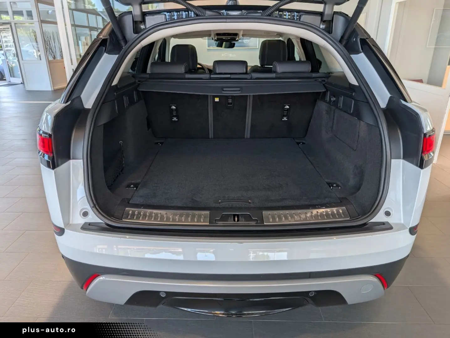 Range Rover Velar D200 Panorama AHK Kontrast 20