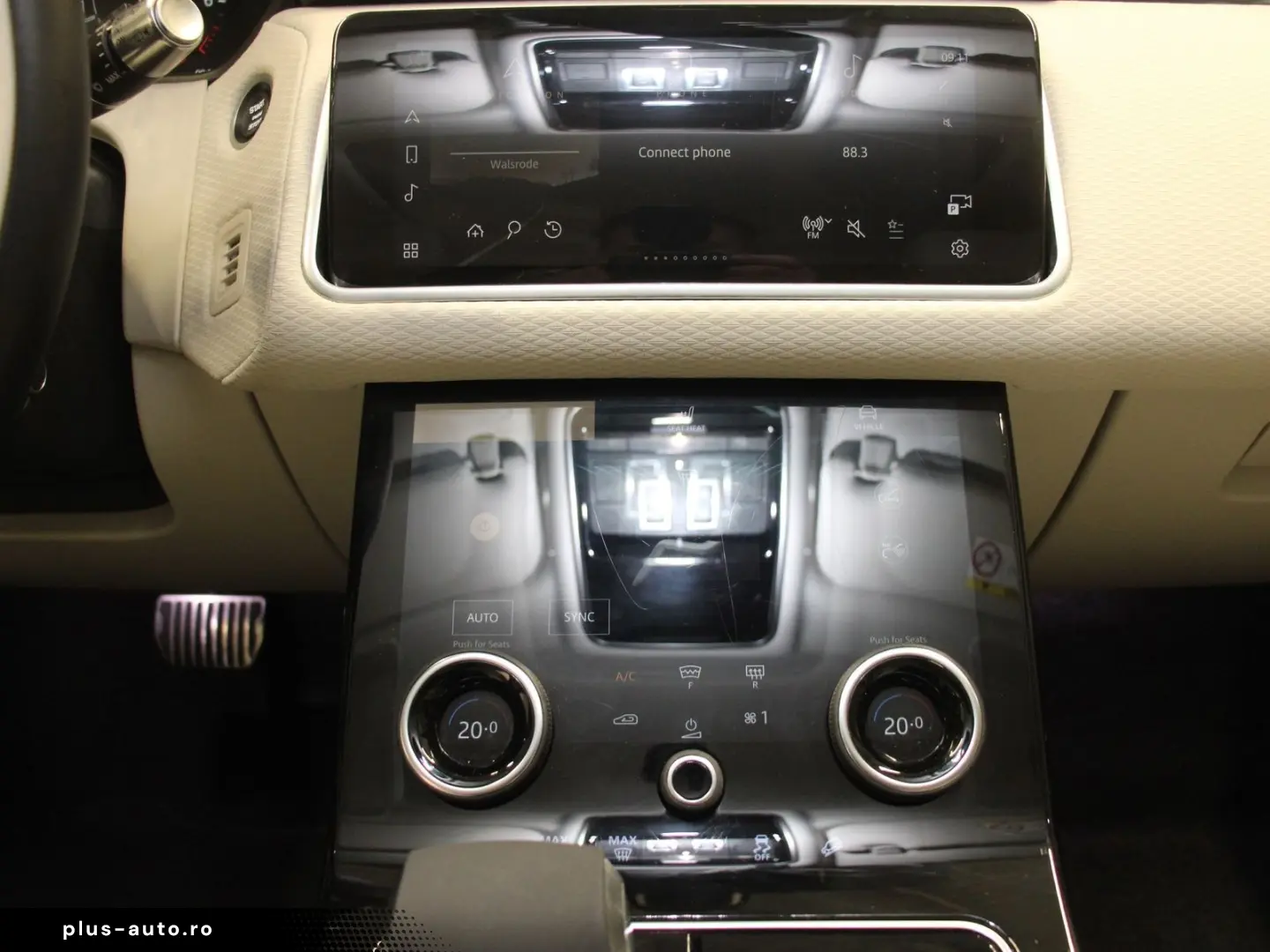 Range Rover Velar P250 R-Dynamic SE Head-Up DAB