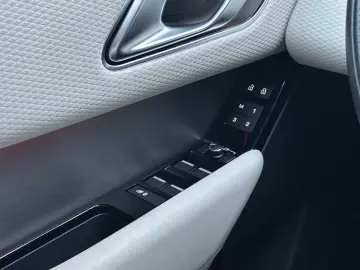 Range Rover Velar Diesel 300d R-Dynamic -Standhz