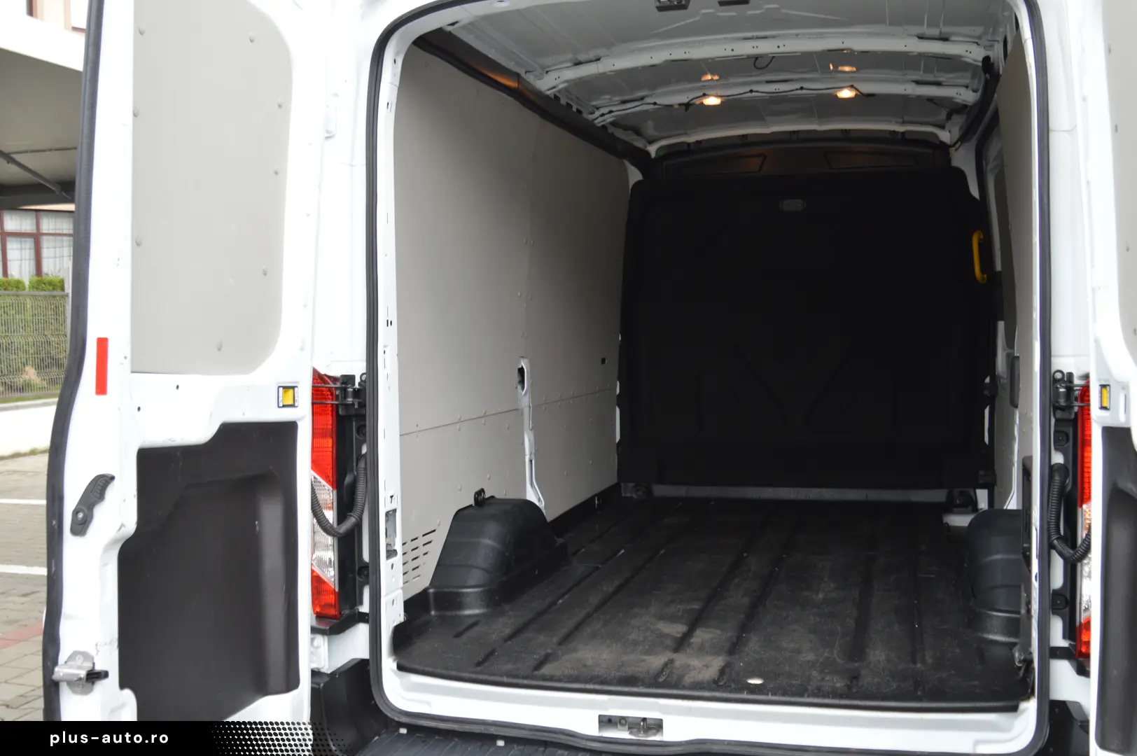 FORD E-TRANSIT  N2 L2H2 Masa max.3900KG