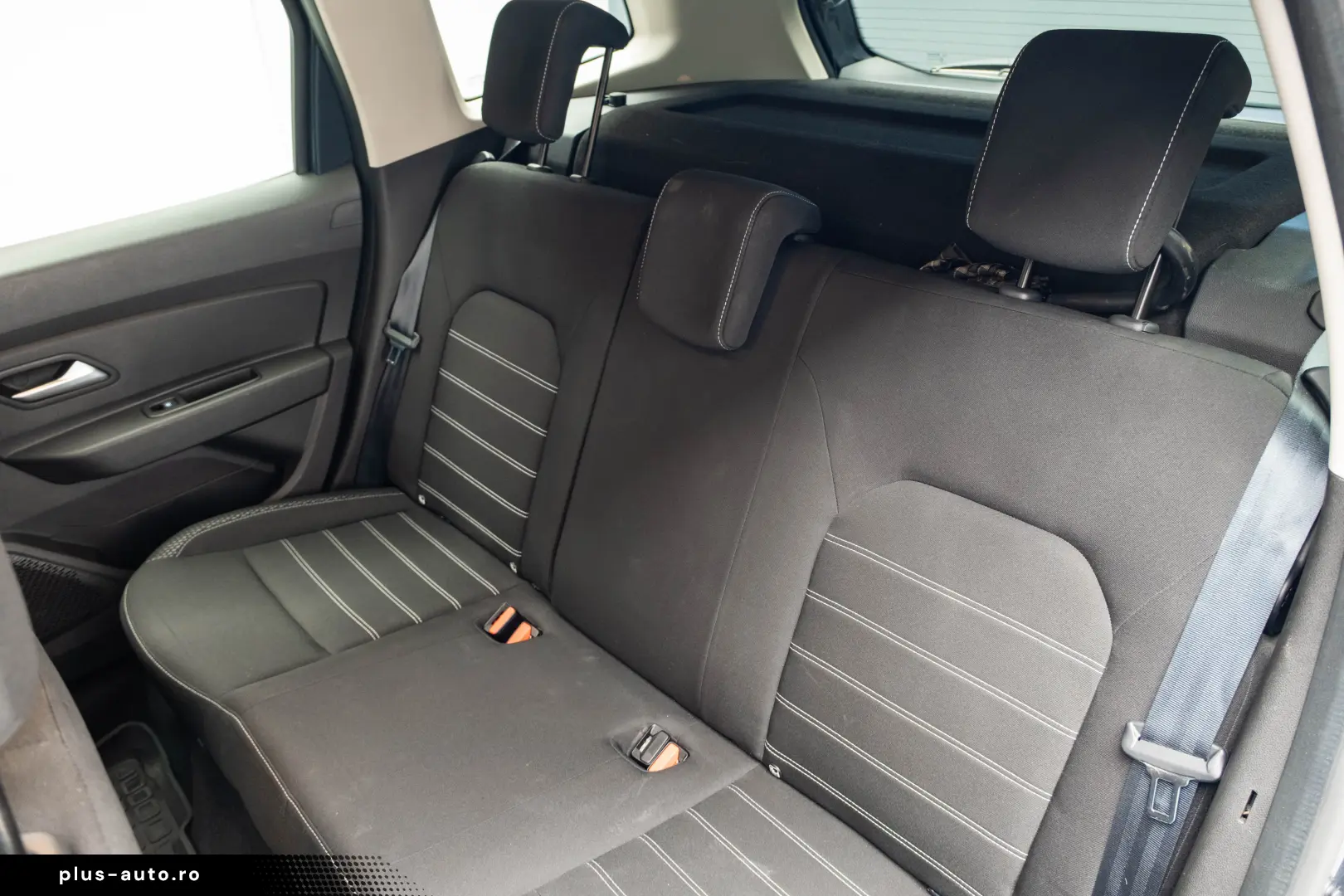 Dacia Duster 1.5 DCI - Tractiune 4x4 - Echipare Prestige