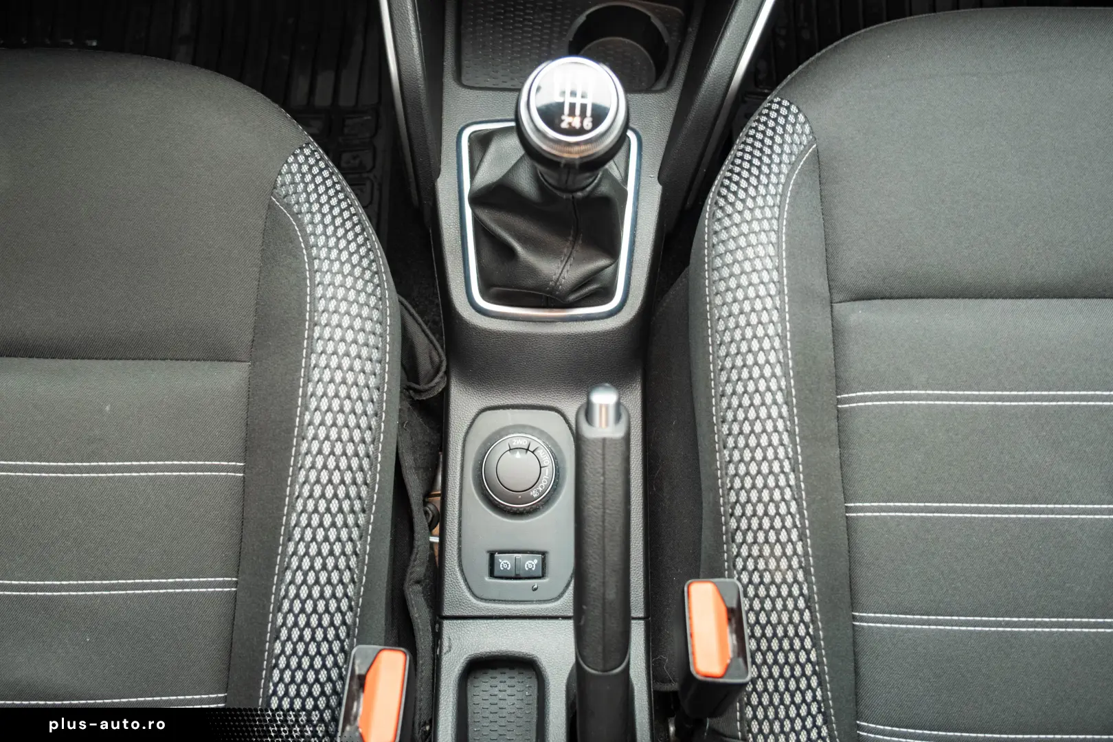 Dacia Duster 1.5 DCI - Tractiune 4x4 - Echipare Prestige