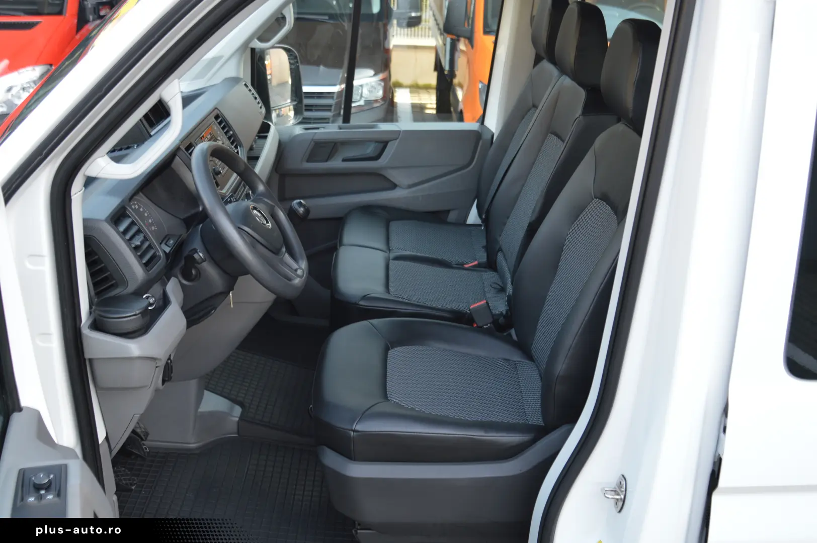 VOLKSWAGEN CRAFTER L4 2.0TDI Cabina Dubla 7 Locuri