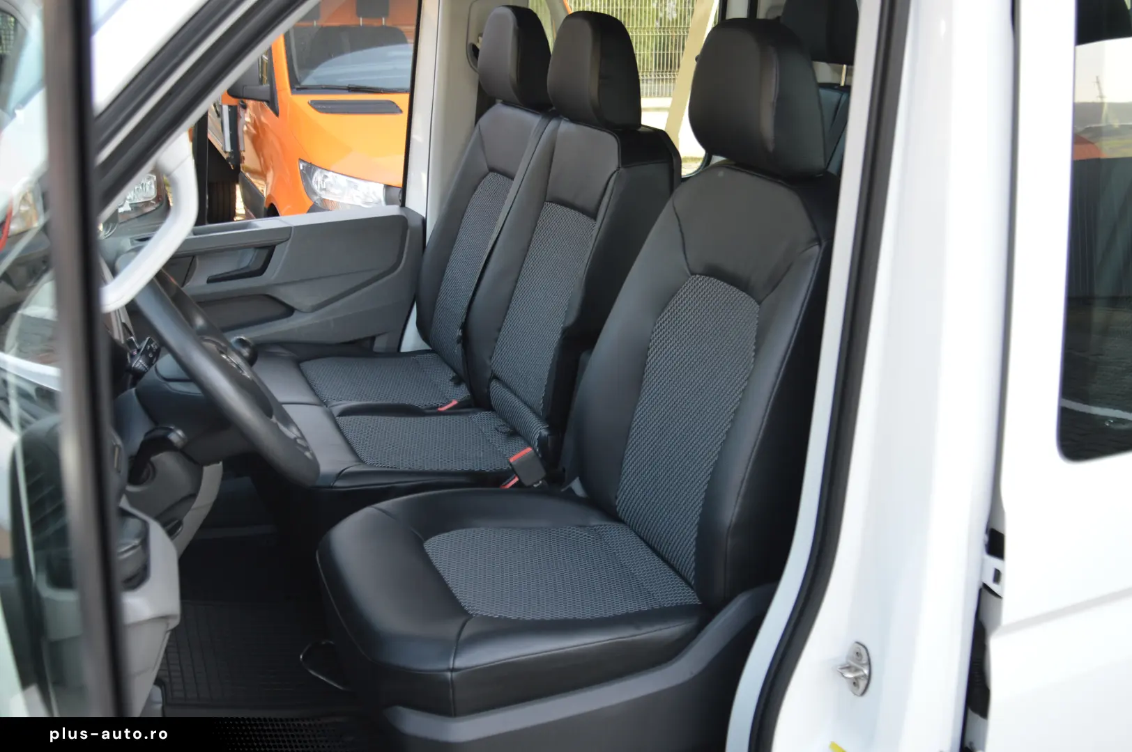 VOLKSWAGEN CRAFTER L4 2.0TDI Cabina Dubla 7 Locuri