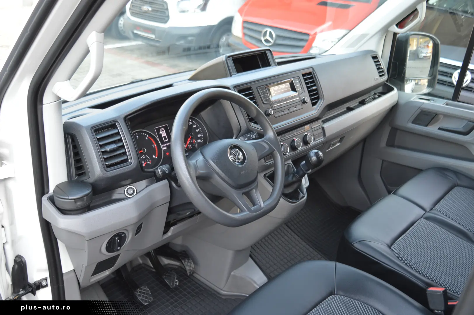 VOLKSWAGEN CRAFTER L4 2.0TDI Cabina Dubla 7 Locuri