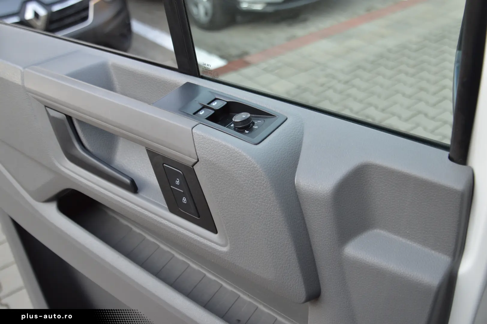 VOLKSWAGEN CRAFTER L4 2.0TDI Cabina Dubla 7 Locuri