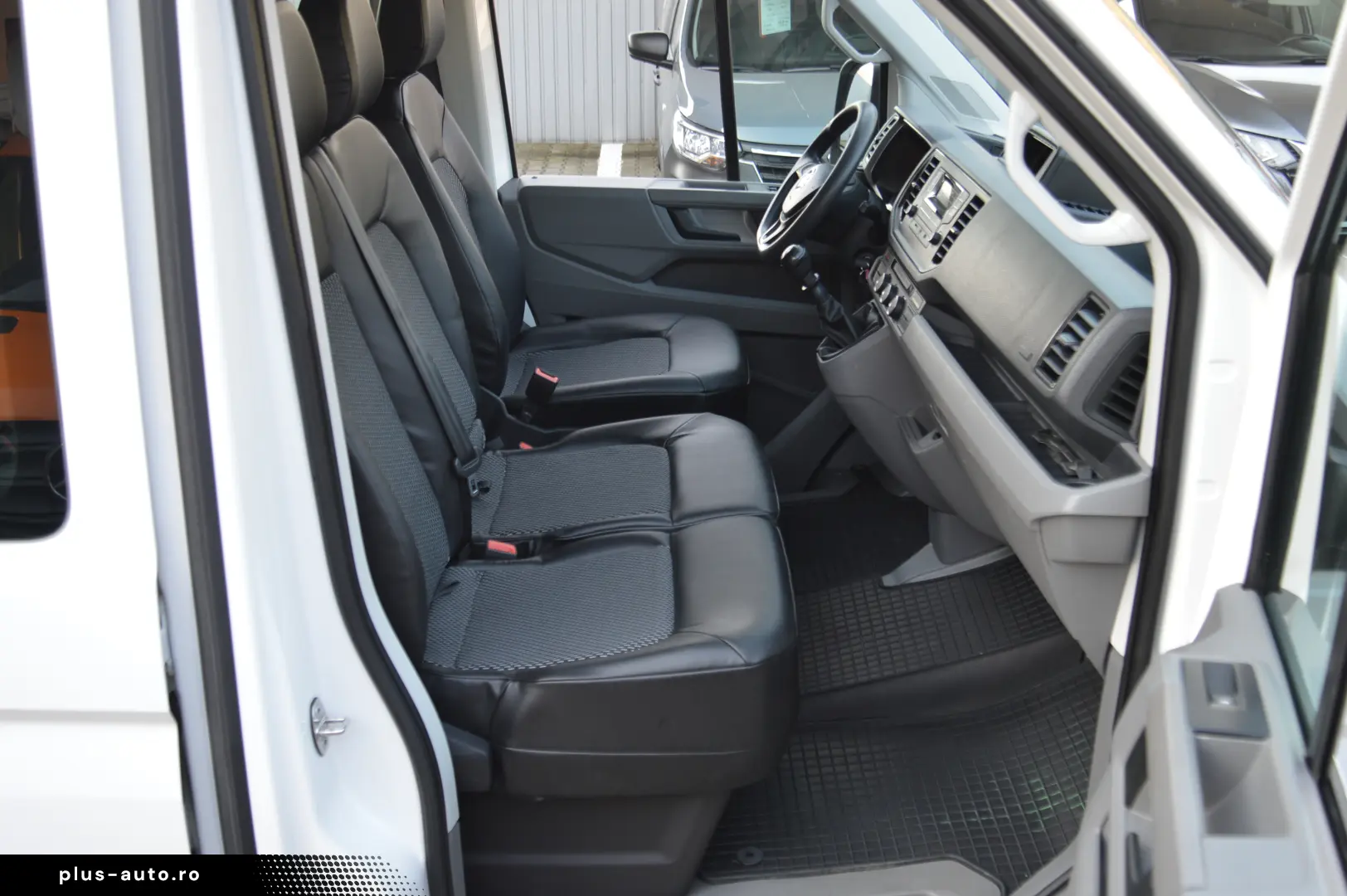 VOLKSWAGEN CRAFTER L4 2.0TDI Cabina Dubla 7 Locuri